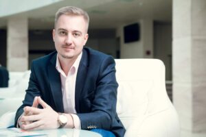 преподаватель Андрей Гусаров